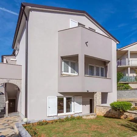 2274d Apartment *